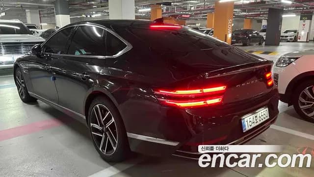 2027 Genesis G80 — صورة 7
