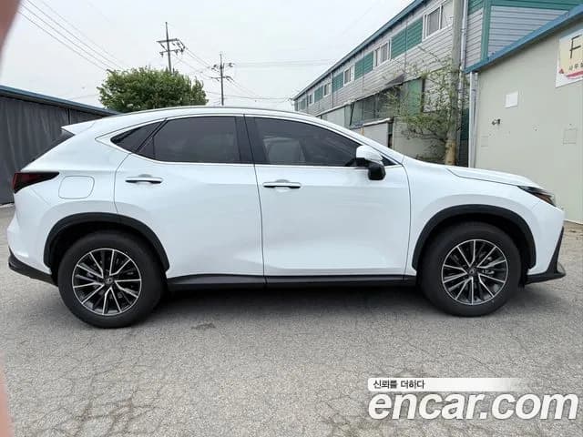 2026 Lexus N-Class — صورة 3