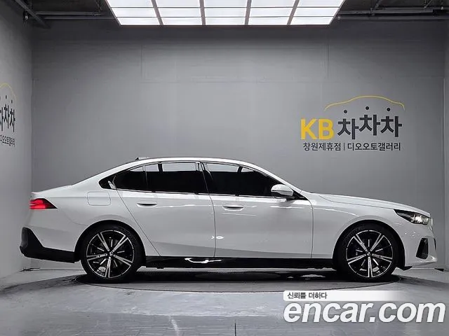 2026 BMW 5 Series — صورة 7