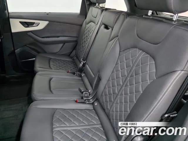 2026 Audi Q7 — صورة 10