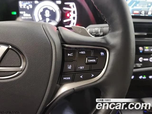 2026 Lexus E-Class — صورة 7