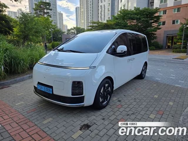 2027 Hyundai Staria