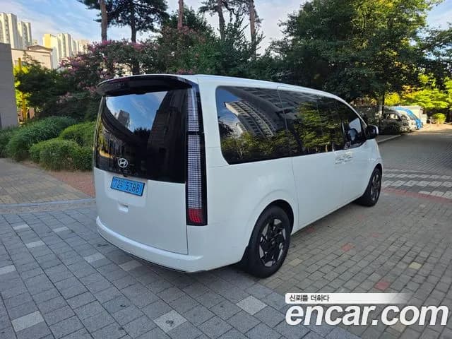 2027 Hyundai Staria — صورة 4