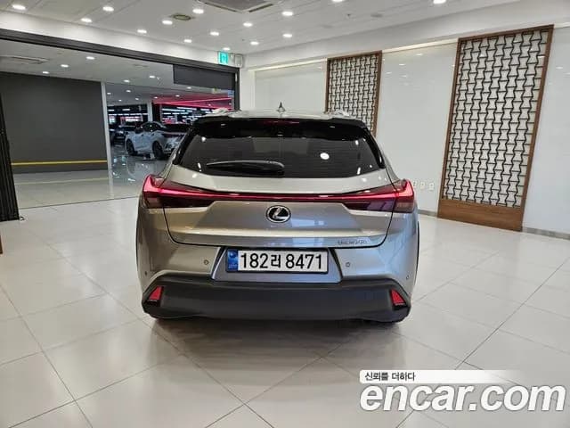 2026 Lexus U-Class — صورة 4