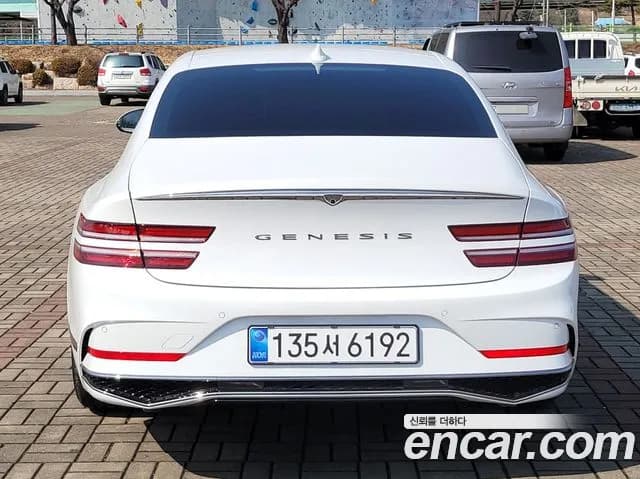 2027 Genesis G80 — صورة 4