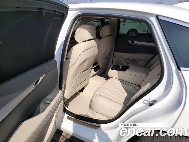 2027 Genesis G80 — صورة 8