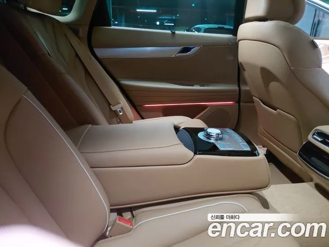 2027 Genesis G80 — صورة 7