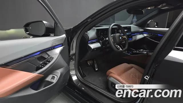 2026 BMW 5 Series — صورة 10