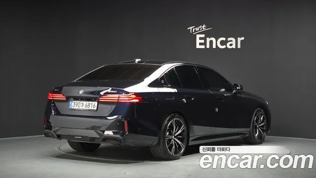 2026 BMW 5 Series — صورة 2