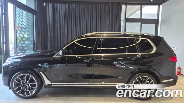2026 BMW X7 — صورة 4