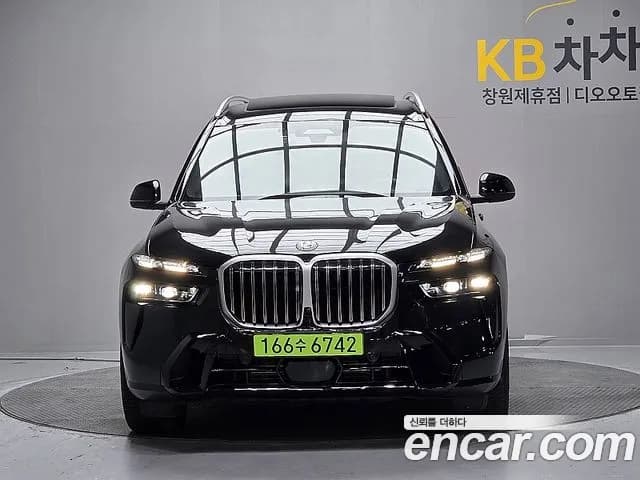 2026 BMW X7 — صورة 3