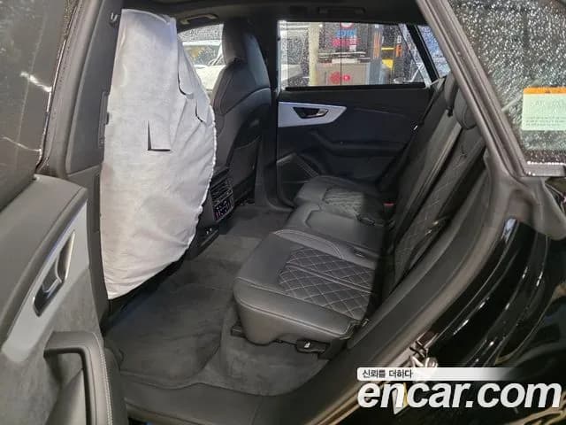 2026 Audi Q8 — صورة 7