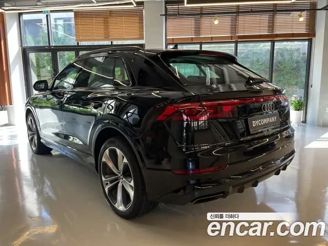 2026 Audi Q8 — صورة 2