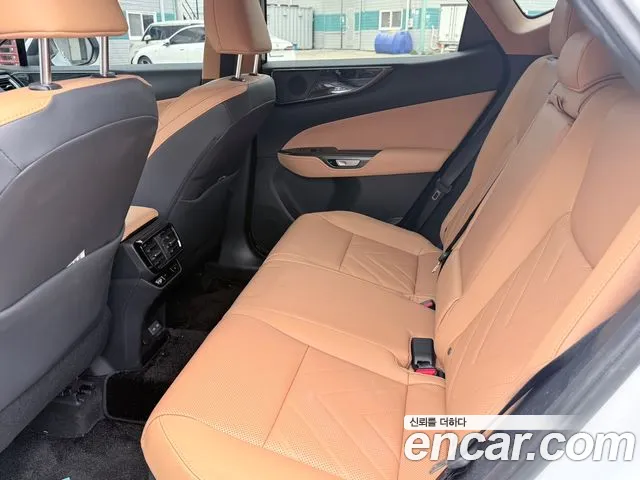 2026 Lexus N-Class — صورة 8
