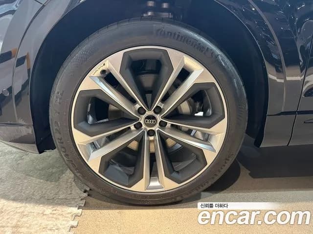 2026 Audi Q8 — صورة 9
