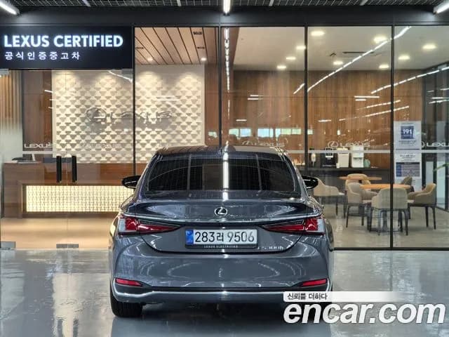 2026 Lexus E-Class — صورة 4