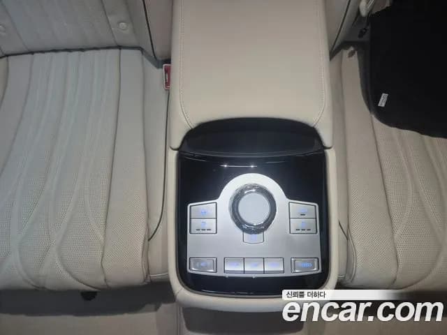 2027 Genesis G80 — صورة 9