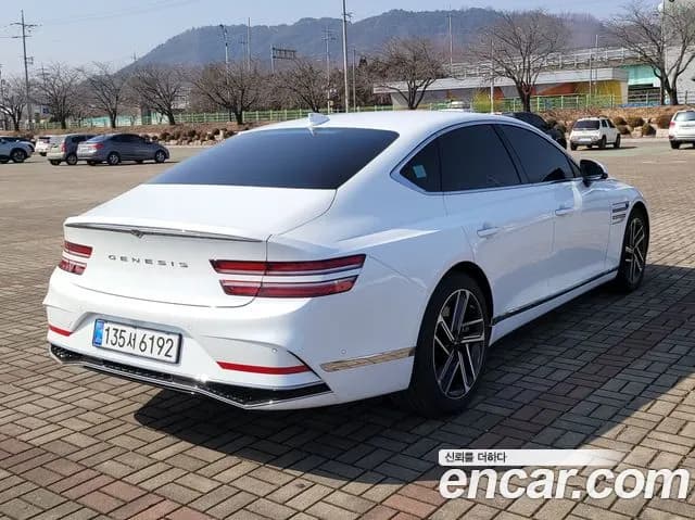 2027 Genesis G80 — صورة 5