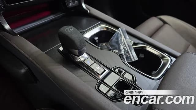2026 Lexus R-Class — صورة 9