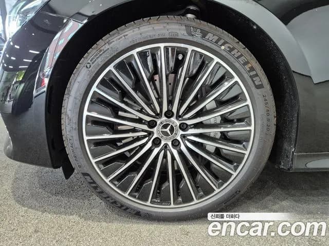 2026 Mercedes-Benz E-Class — صورة 5