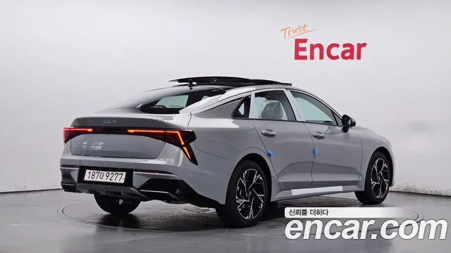 2027 Kia K5 — صورة 2
